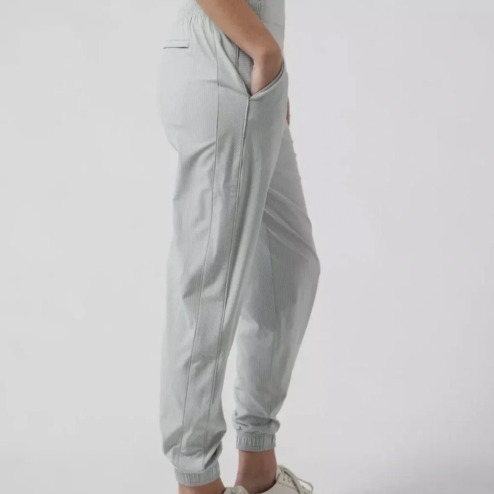 Athleta Brooklyn‎ Textured Jogger Pants City Stripe Coast Pale Sage Green Sz 8